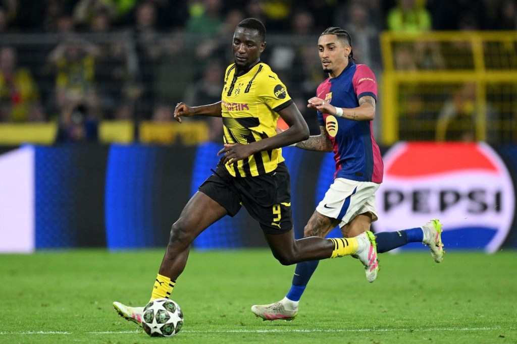 Barcelona sufre en Dortmund, pero regresa a las semifinales de la Champions League